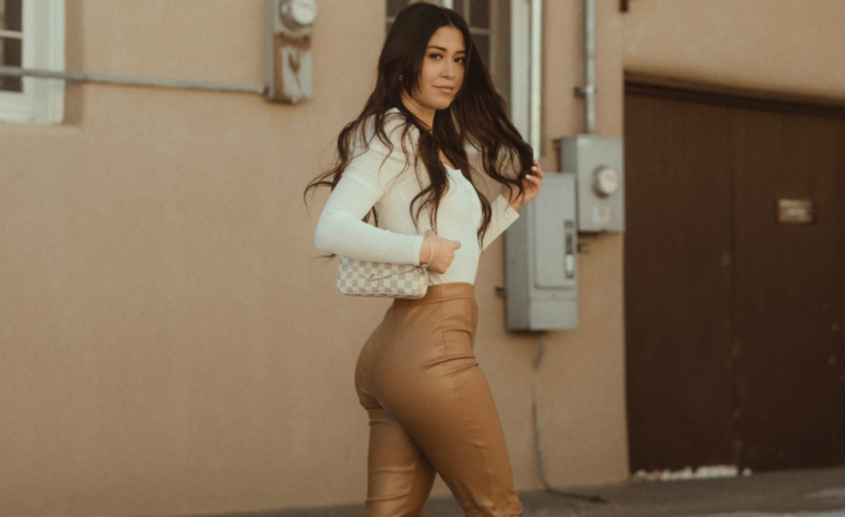 Daisy Tapia Is A Ravishing Model & TikToker With 2 Powerful Passions