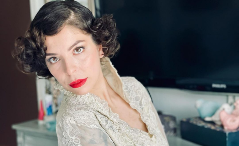 Bea Pacheco Is A Tarot Reader Taught By The Very Best In Salem