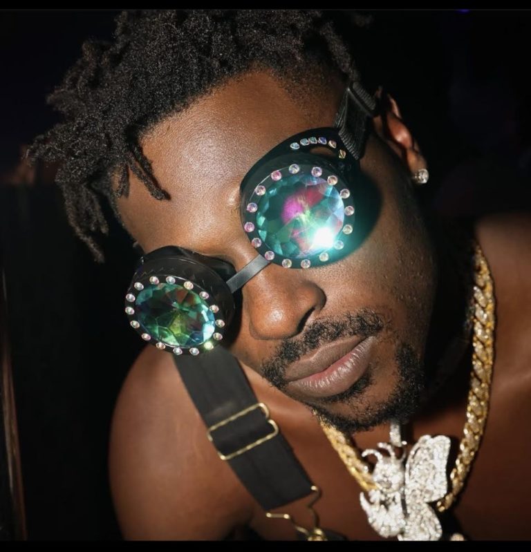 Networking Pro CALIZOE Spotted Wearing New & Trending Goggles in Miami