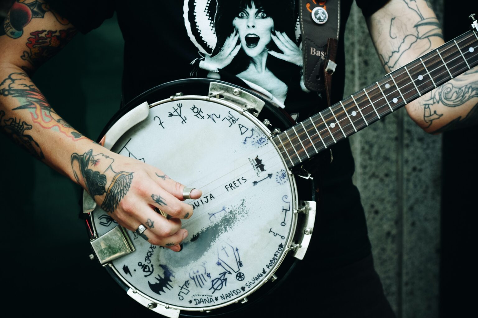 Small Independent Essential Tips For Launching A Small Independent Record Label - The LA ...