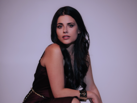 Lovetta Releases Stunning Cover Of Timeless Classic “Auld Lang Syne”