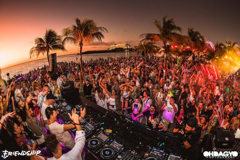 social media manager for musicians