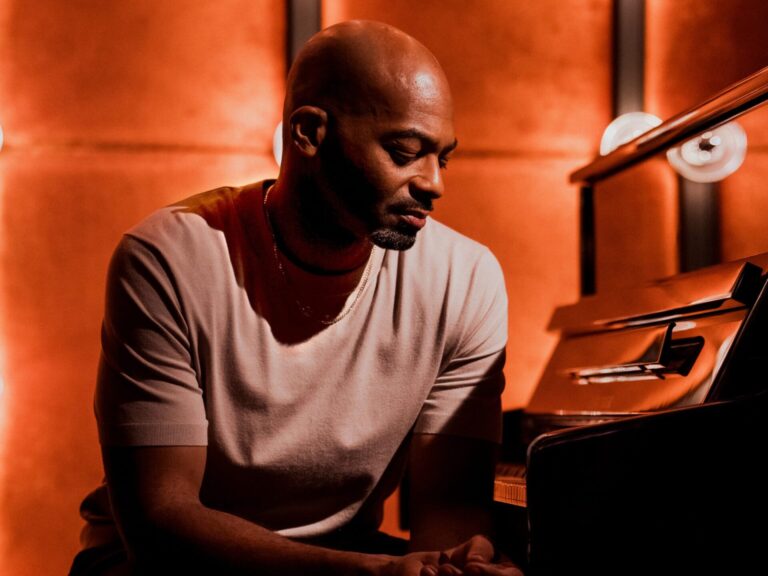 Brandon Victor Dixon