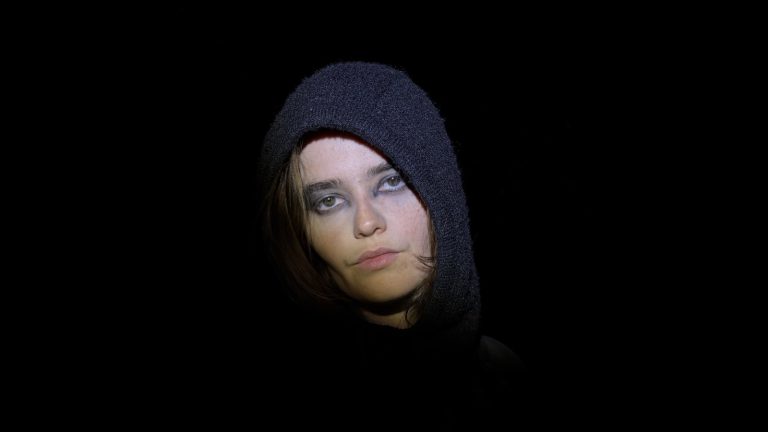 Lana Roche, UK alternative rock artist, Vulvic press photo