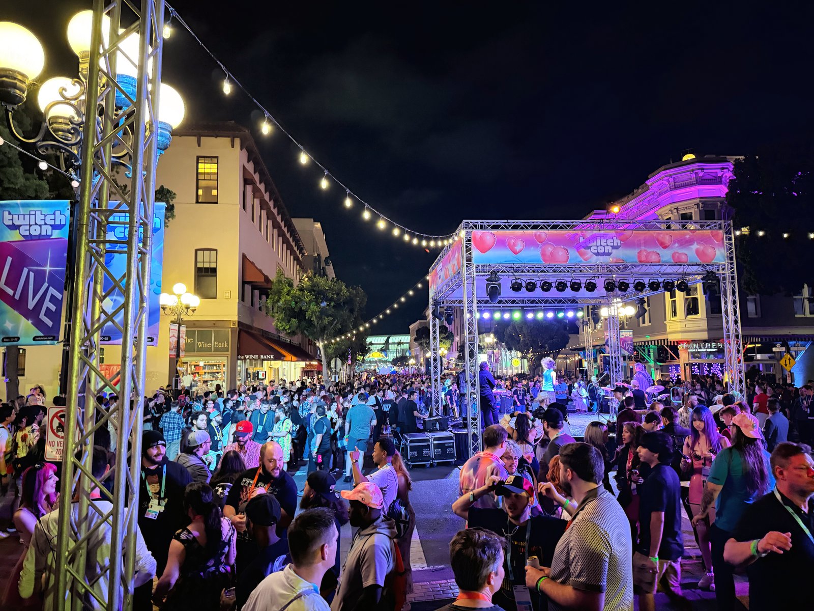 A crowd at the TwitchCon block party