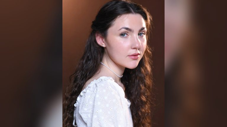 Ochea Donaghy, English-Irish actress based in Los Angeles, headshot